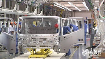 8人操控62臺機器人 濰坊小縣城的超級卡車工廠與機械手革命